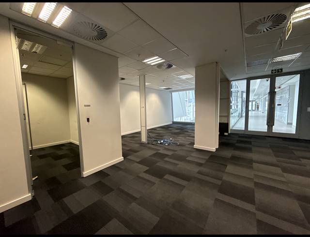 3,718M² OFFICE TO LET IN SANDTON CENTRAL